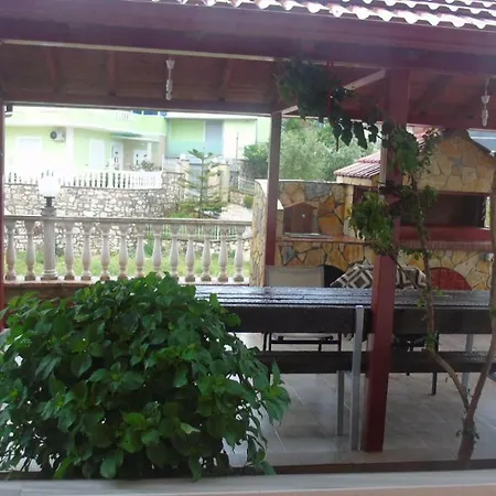 Vila Kazazi Villa