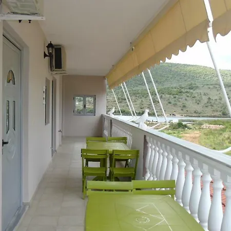 Villa Vila Kazazi *