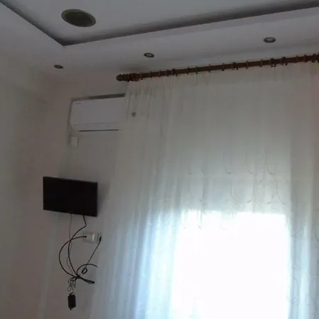 Vila Kazazi Vila *